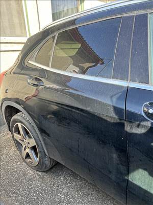 Mercedes GLA-osztály X156 jobb hátsó ajtó 