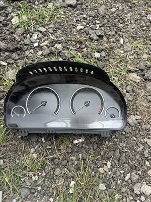 BMW 7-es sorozat F01/F02 kilométer óra 