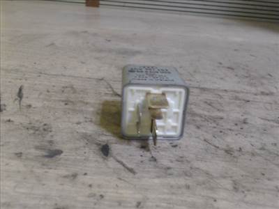 AUDI A6 97-04 Üzemanyag szivattyú relé