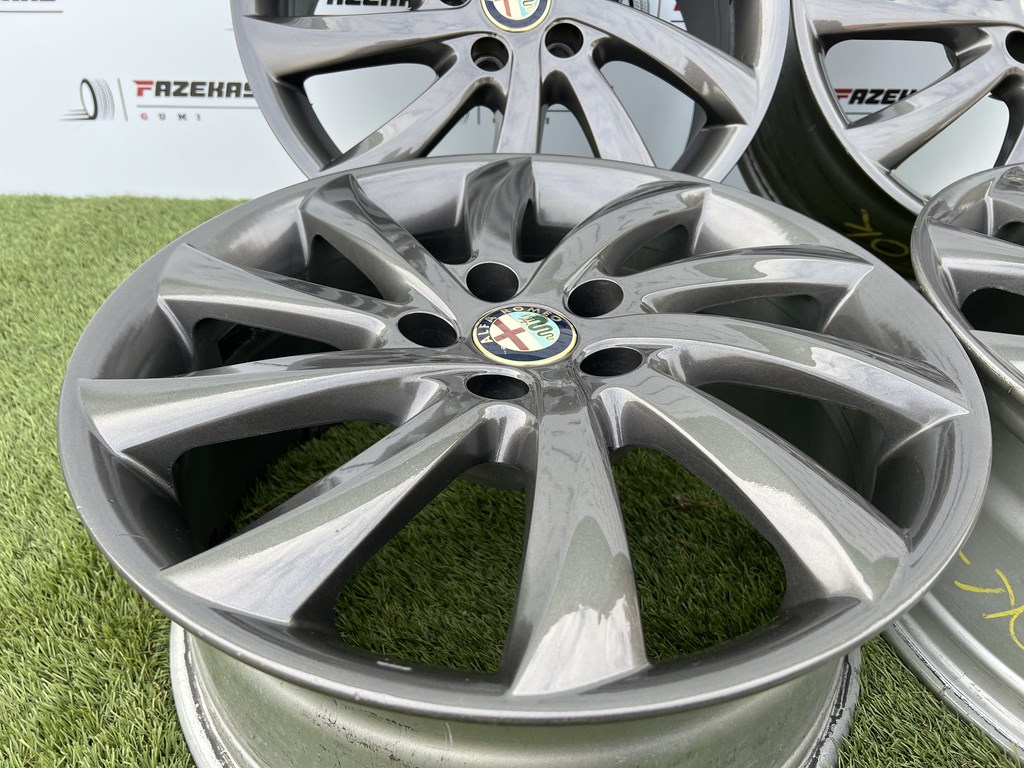 5x110 17" Alfa Romeo gyári alufelni 7,5Jx17h2 ET41 2. kép