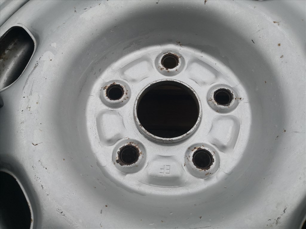 Toyota Rav4 Suzuki Sx4 16-os acélfelnik 5x114,3-as 6. kép