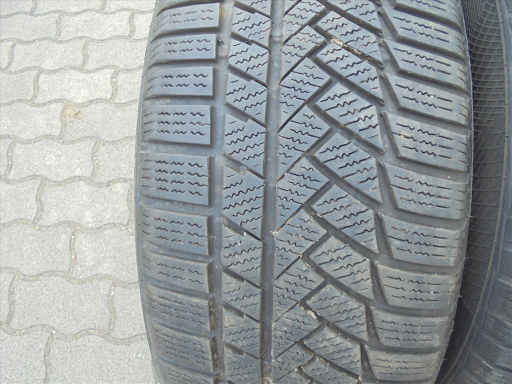  225/55 R 17-es Continental téli gumi eladó 2. kép