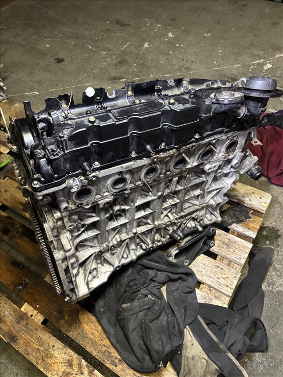 BMW E/F N57D30A fűzött blokk + hengerfej 245le 1. kép