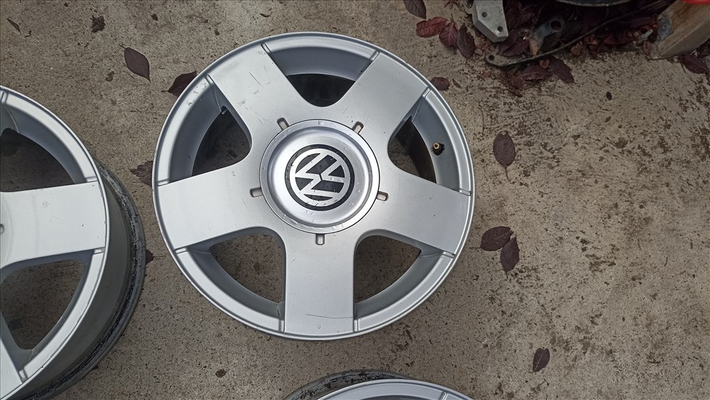  5x100 lyukosztású 6J r 15" használt (gyári felni) alufelni 2. kép