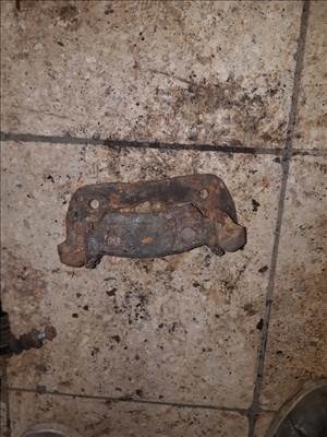 Suzuki Vitara Féknyereg Tartó