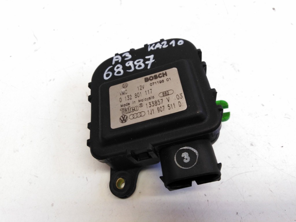 Audi A3 (8L) fûtés állító motor 1J1907511D 0132801117 2. kép