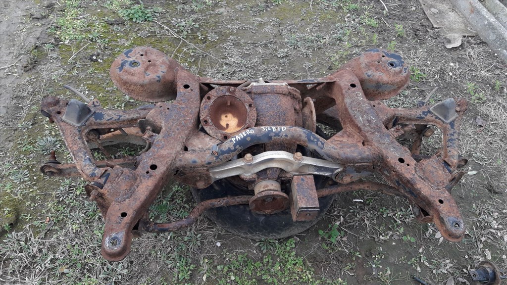 Mitsubishi Pajero Hátsó Híd Tárcsafékes 1. kép