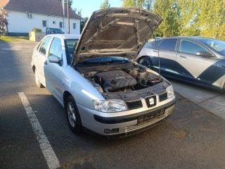 SEAT CORDOBA (6K2) Jobb első Féknyereg Munkahengerrel