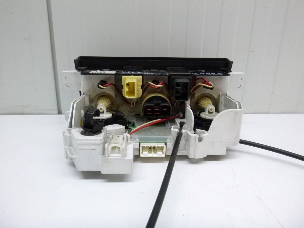 Mazda Premacy  fûtéskapcsoló (fûtés kapcsoló) 2. kép