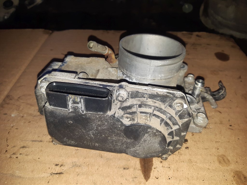 Honda Civic VIII Fojtószelep 2. kép