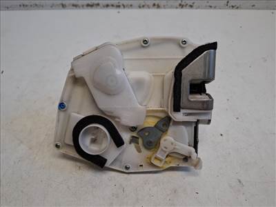 Suzuki SX4 jobb hátsó ajtózár