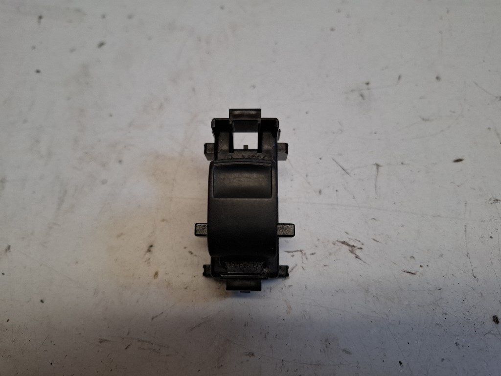 Toyota Yaris (XP130) jobb elsõ ablakemelõ kapcsoló 1. kép
