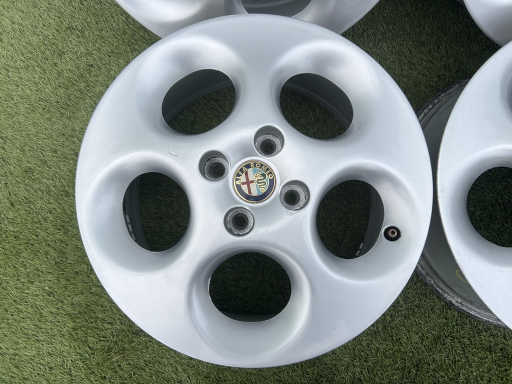 4x98 15" Alfa Romeo gyári alufelni 6Jx15h2 ET49,5 3. kép