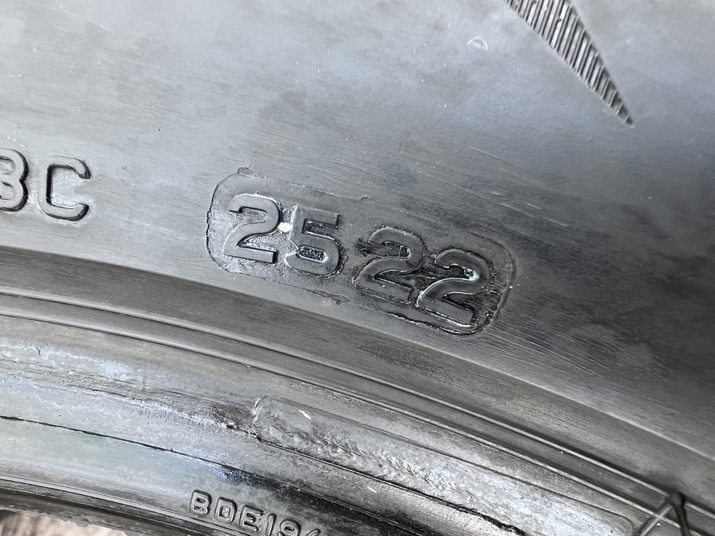 235/55 R18 Bridgestone Blizzak LM005 téli gumi 5mm 6. kép