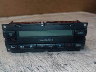 Skoda Superb I Fűtéskapcsoló (digit klímás) *143697*