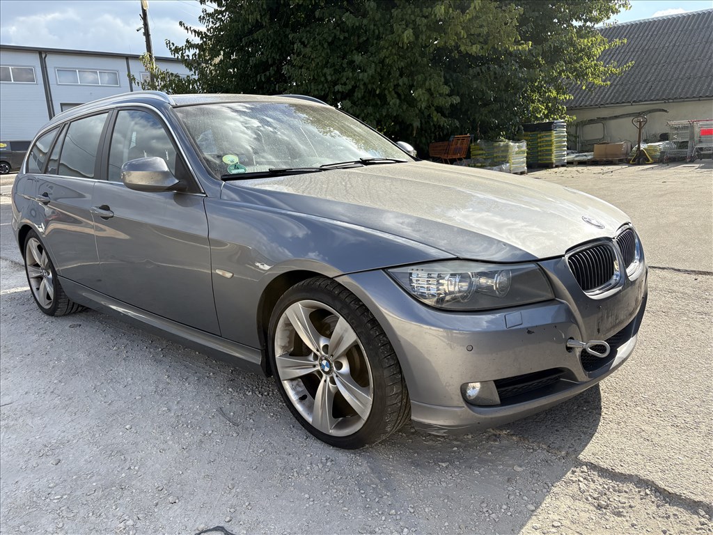 BMW 330 (E90, E91, E92, E93) bontott alkatrészei 2. kép