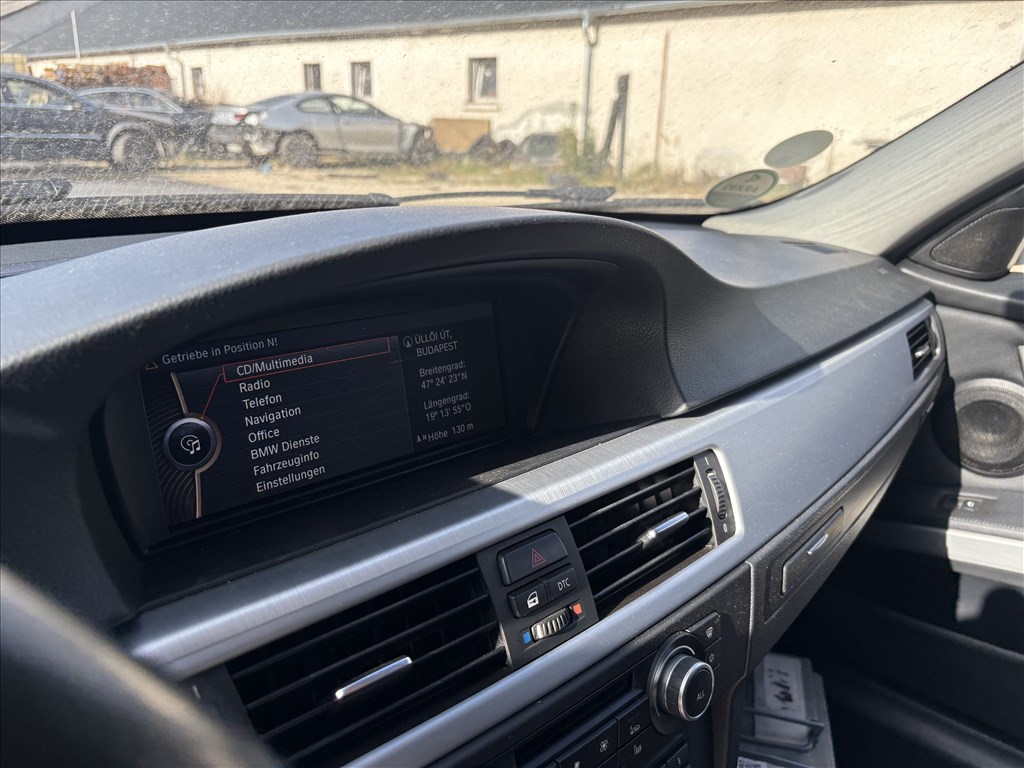 BMW 330 (E90, E91, E92, E93) bontott alkatrészei 7. kép