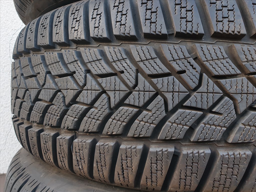  215/60 16 Dunlop WinterSport 5 4. kép