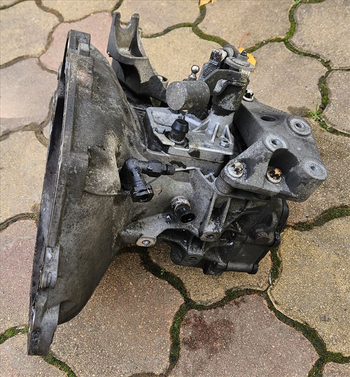Opel Meriva B, Opel Astra J váltó f17 1. kép