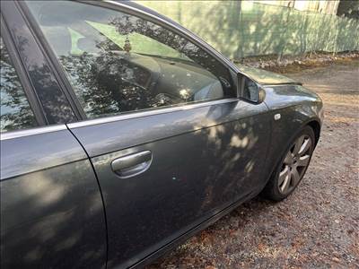 Audi A6 (C6 - 4F) jobb első ajtó LX7Z 