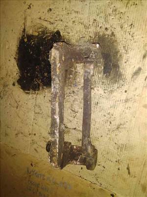 Ford Maverick 93-98 Féknyereg Tartó