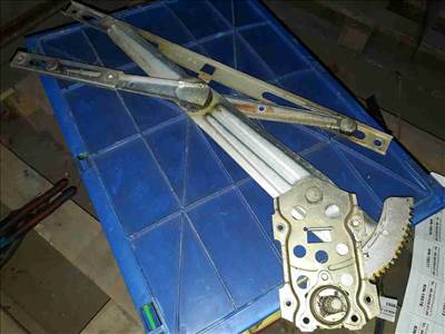 Suzuki Samurai SJ413 Jobb Első Ablakemelő Szerkezet Mechanikus