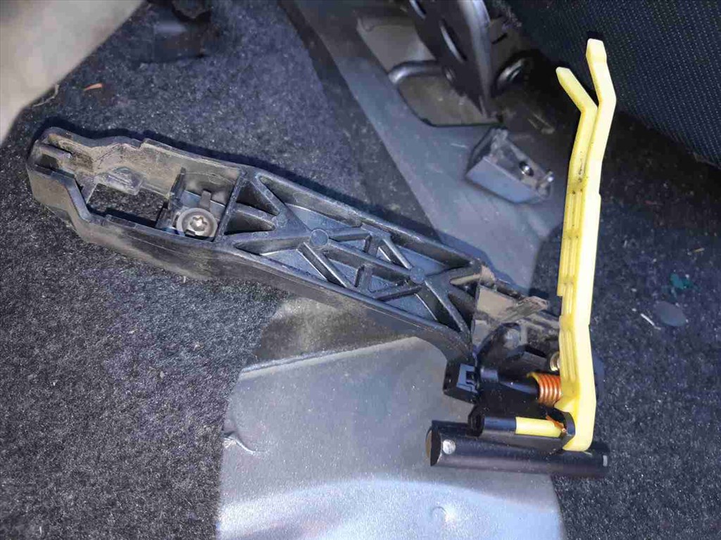 Suzuki Swift III 04-10 Bal Hátsó Külsõ Ajtókilincs Szerkezet 1. kép