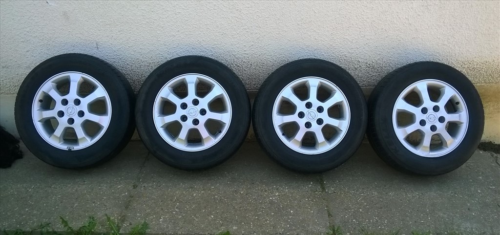 Eladó 4db 15-ös 5x110-es Opel Alufelni 195/65R15 Kelly nyári gumival 1. kép