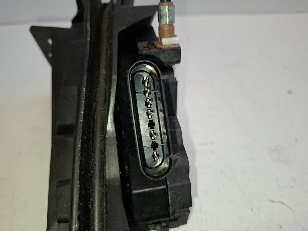 Ford Mondeo (MK5) jobb hátsó ajtózár BM5AA26412CF 4. kép