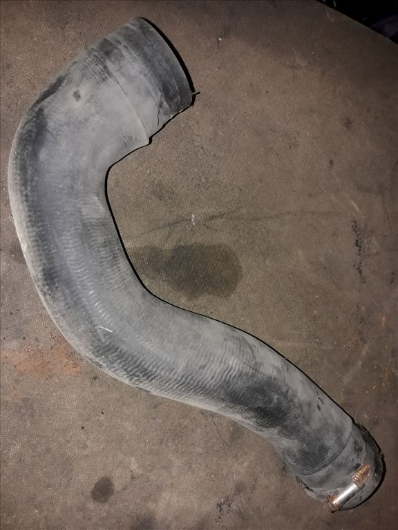 Opel Astra H Turbócsõ / Intercooler Csõ 55557520 1. kép