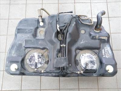 Nissan X-trail (T30) üzemanyag tank (üzemanyagtartály) 172058H300
