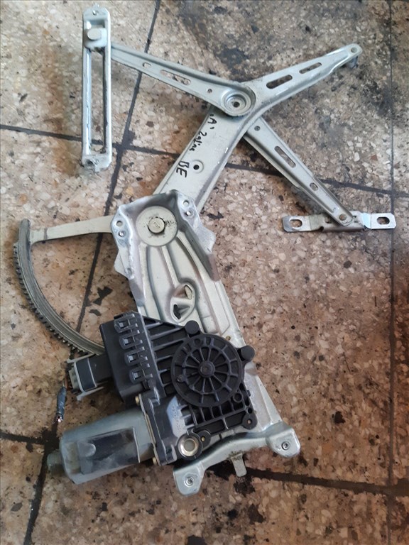 Opel Zafira A Bal Elsõ Ablakemelõ Szerkezet Elektromos 90 579 355 1. kép