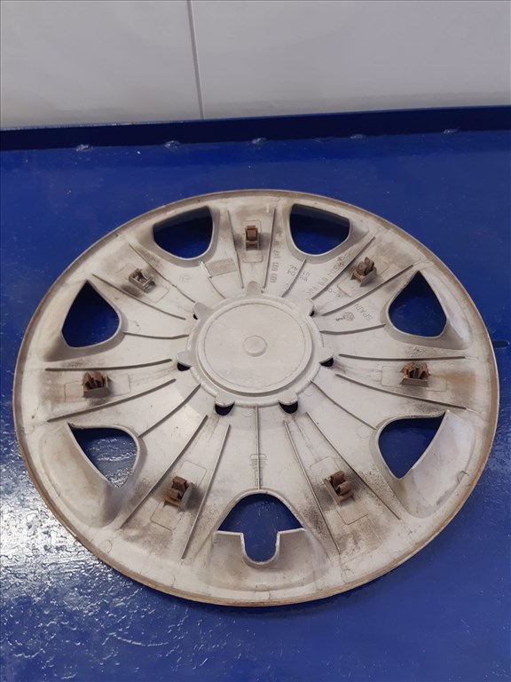 Volkswagen Polo 9N Dísztárcsa 6Q0 601 147 M 2. kép