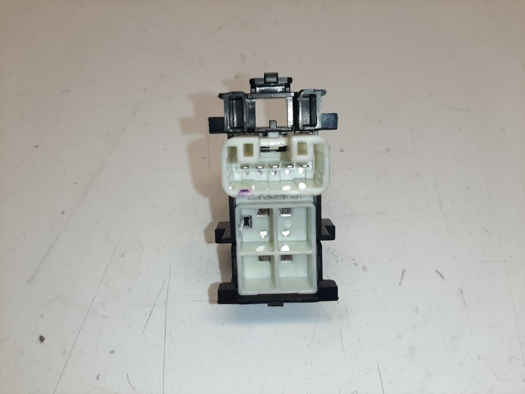 Toyota Rav 4 (XA30) bal hátsó ablakemelõ kapcsoló 2. kép