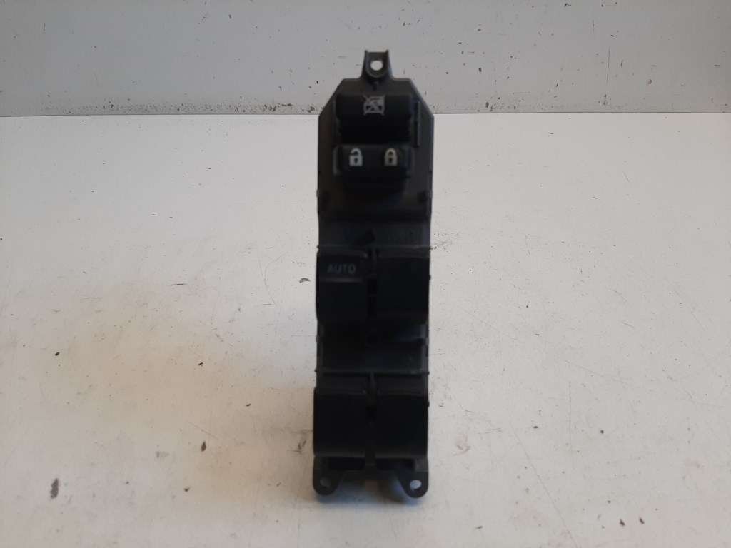 Toyota Rav 4 (XA40) bal elsõ ablakemelõ kapcsoló 1. kép