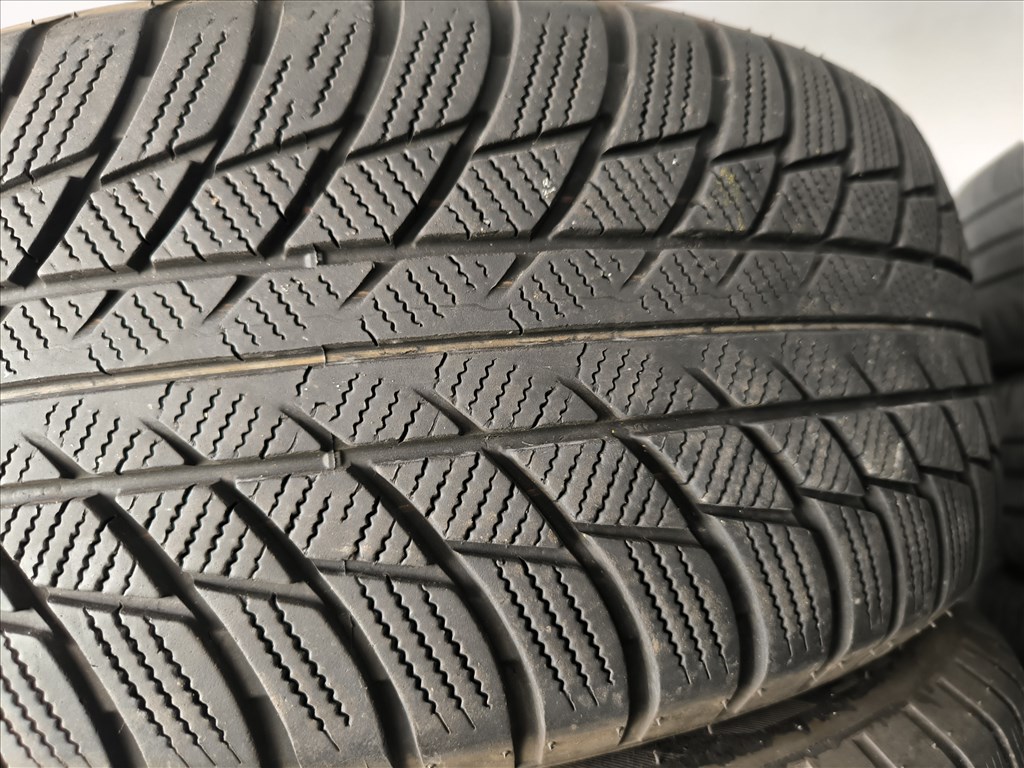  225/5517" újszerű Bridgestone téli gumi gumi 2. kép