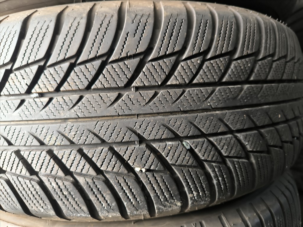  225/5517" újszerű Bridgestone téli gumi gumi 4. kép