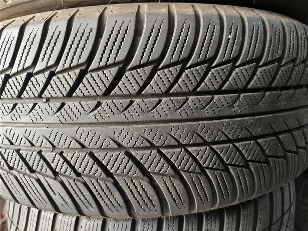  225/5517" újszerű Bridgestone téli gumi gumi 5. kép