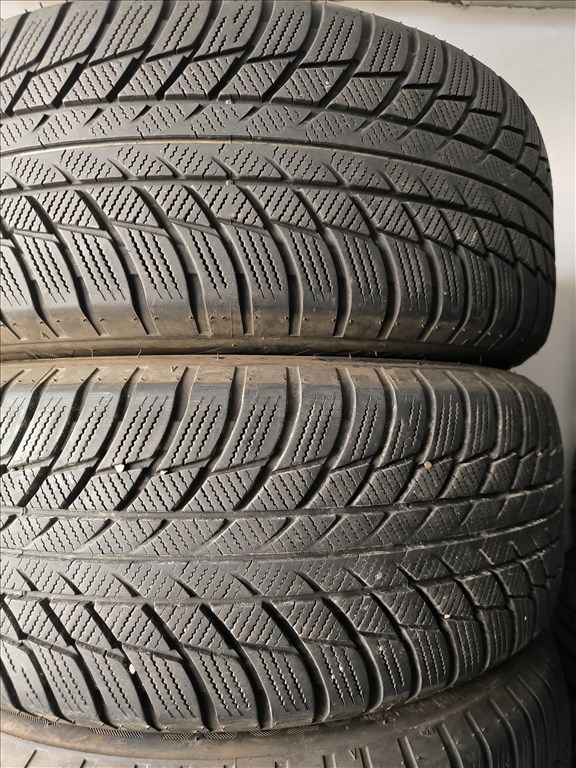  225/5517" újszerű Bridgestone téli gumi gumi 8. kép