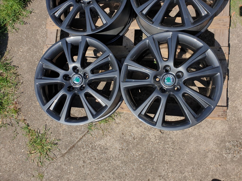 18" 5x112 Skoda Octavia RS 2. kép