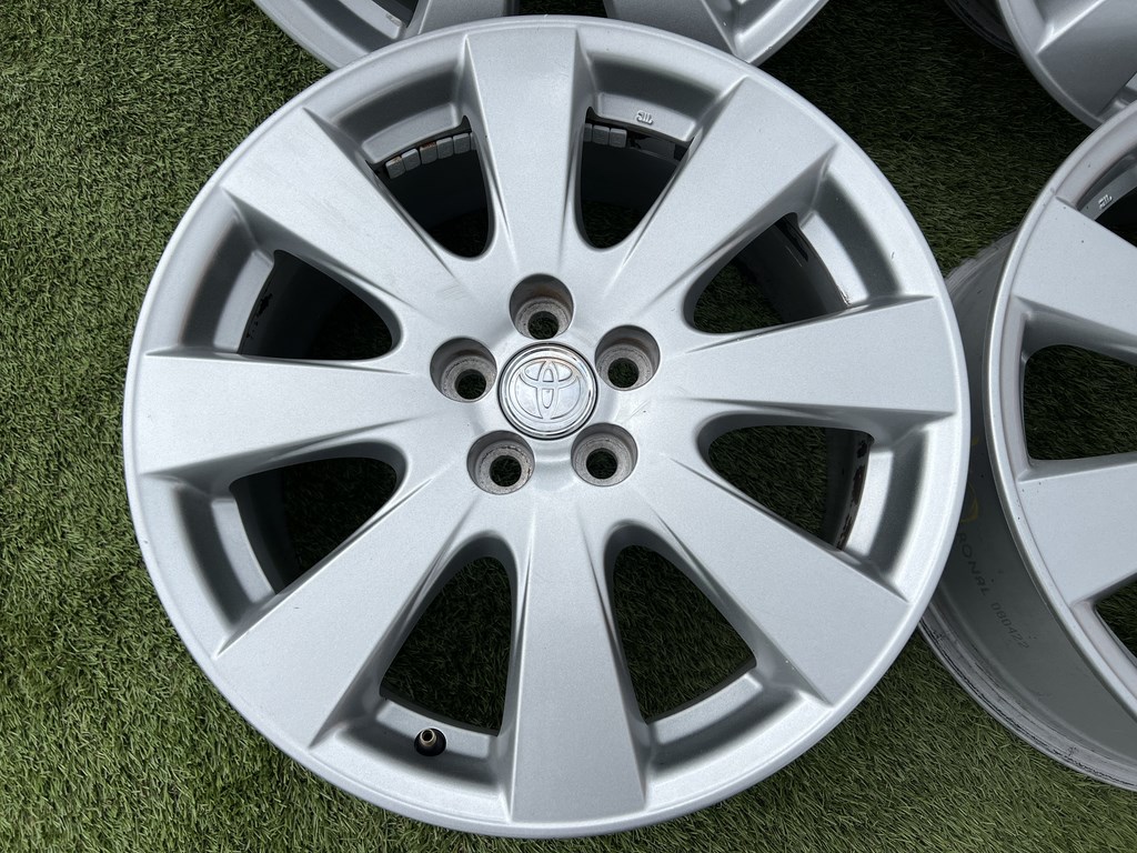 5x100 17" Toyota gyári alufelni 7Jx17h2 ET45 3. kép