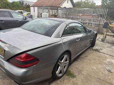 Eladó Mercedes SL 350 (3498 cm³, 316 PS)