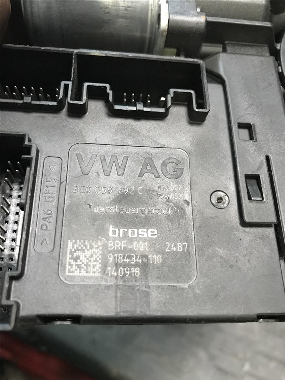 Volkswagen Passat B7 jobb első ablakemelő motor 3c0959792c 2. kép