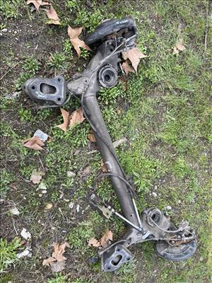 Opel Corsa E hátsó híd, féknyereg, kerékagy 