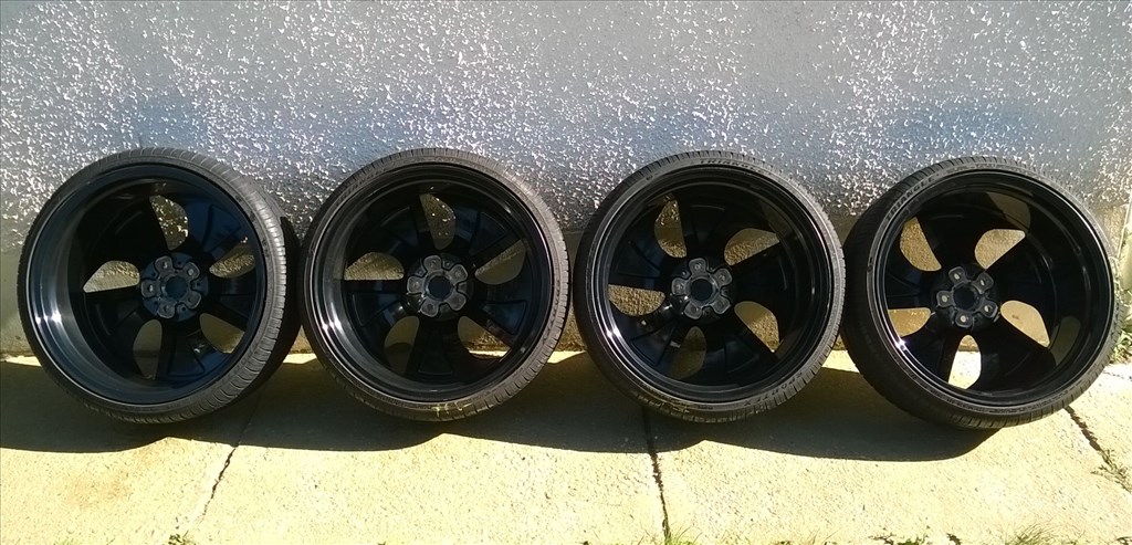  Eladó 4db 20-as 5x112-es BMW i8 Magnézium felni 225/30ZR20 nyári gumival 3. kép