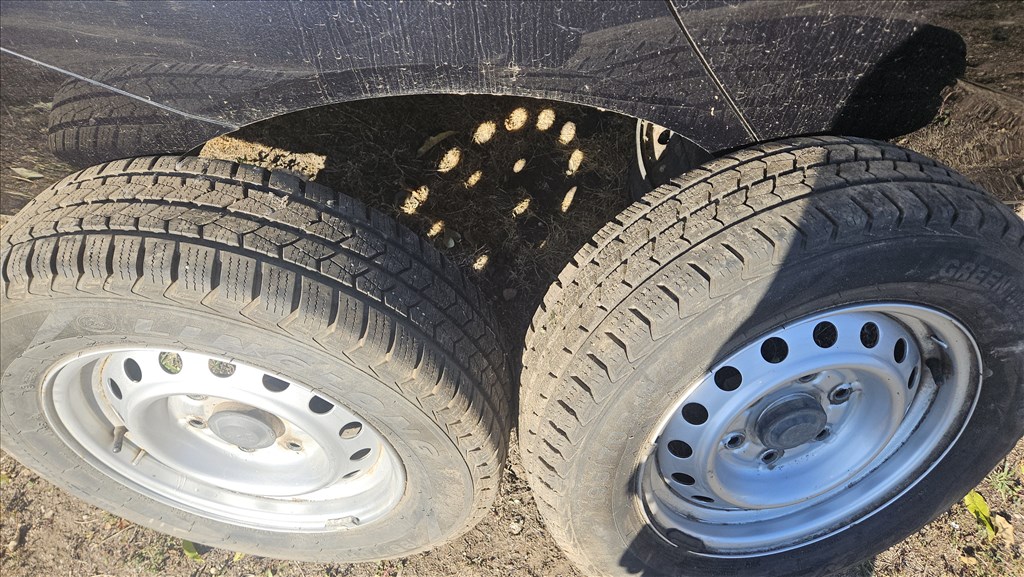  5x114.3 lyukosztású 15" használt (gyári felni) lemezfelni,  2. kép