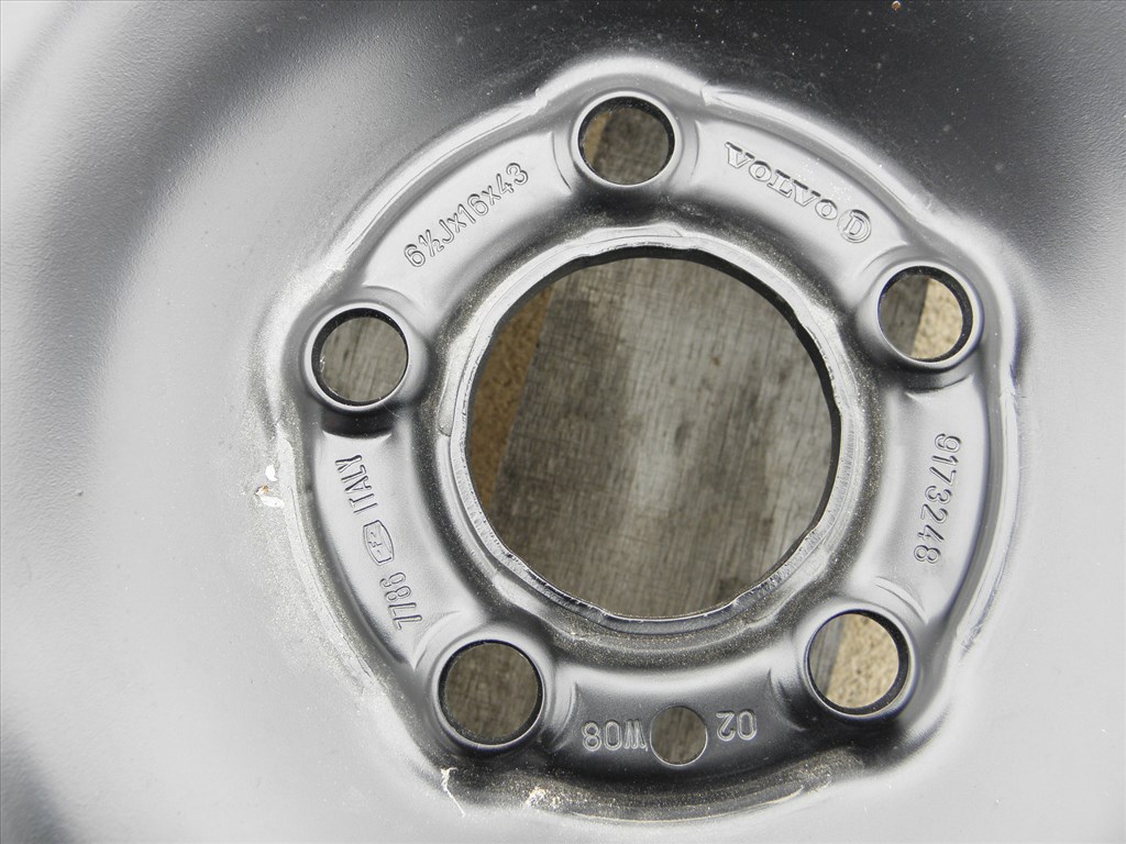Volvo 1db R16 lemezfelni, pótkerék volt, 5x108 2. kép