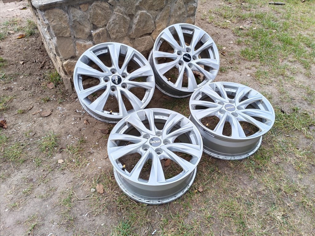  5x114.3 lyukosztású 7J 17" újszerű Hyundai, Kia, Mazda alufelni 2. kép