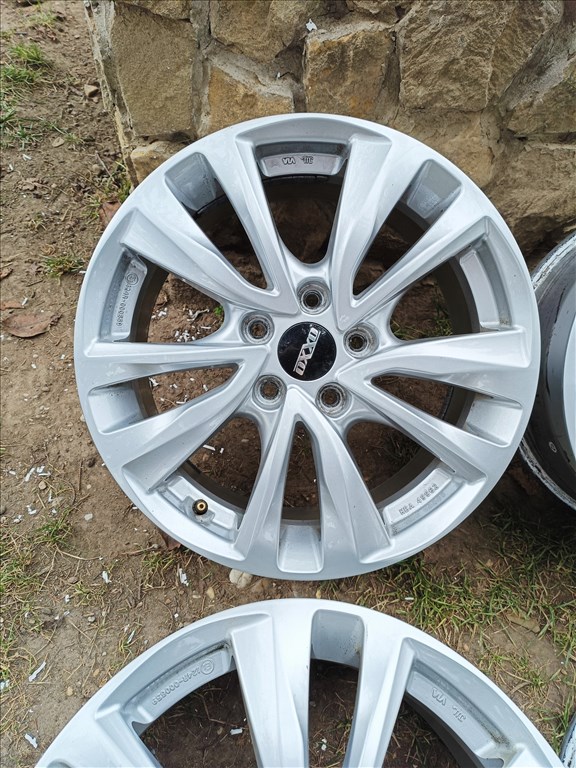  5x114.3 lyukosztású 7J 17" újszerű Hyundai, Kia, Mazda alufelni 4. kép
