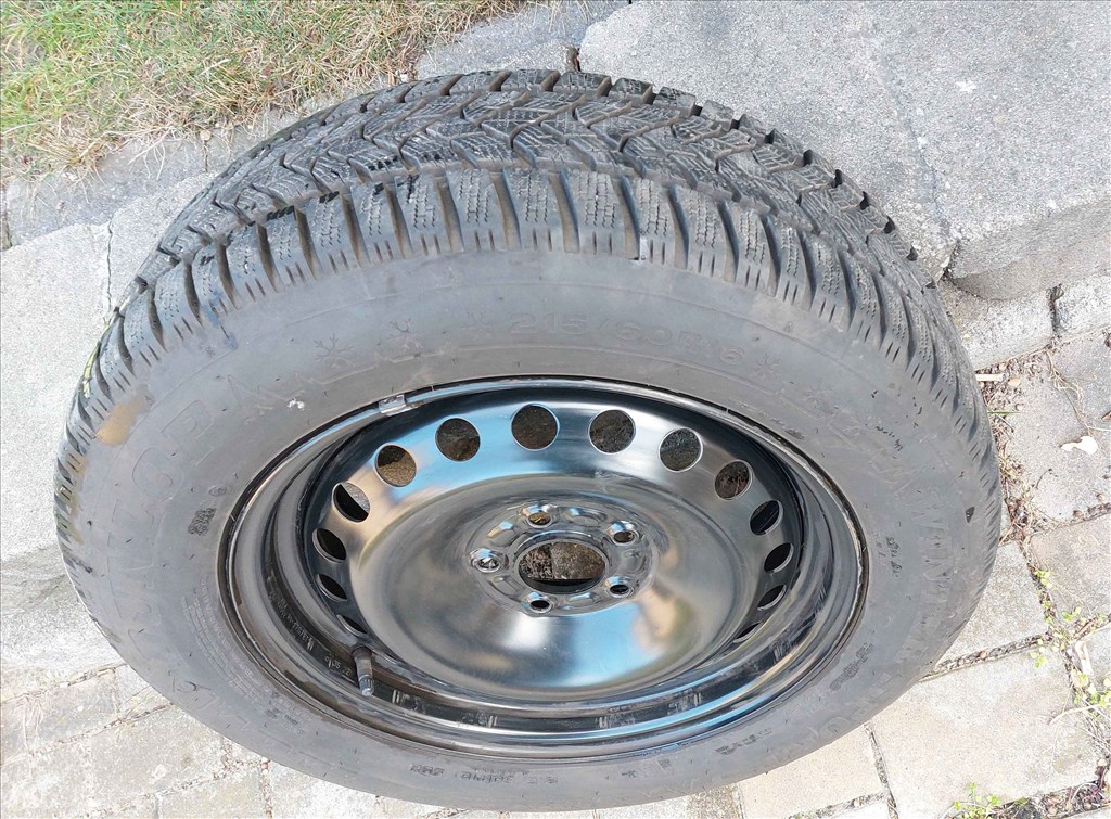  újszerű 215/60 Dunlop téli gumi lemezfelnivel 1. kép